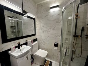 Photo 8- click for photo gallery